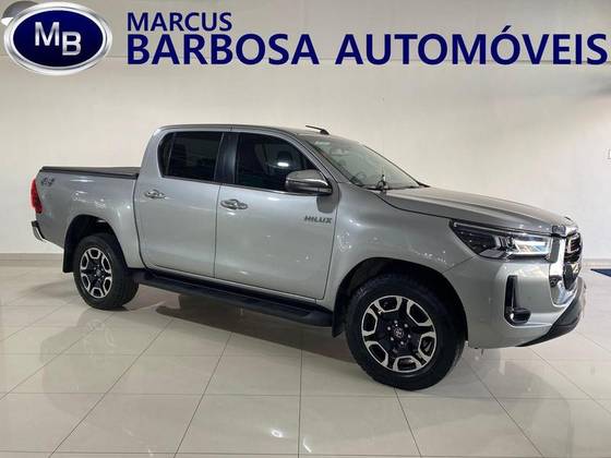 TOYOTA HILUX 2.8 D-4D TURBO DIESEL CD SRX 4X4 AUTOMÁTICO TOYOTA HILUX 2.8 D-4D TURBO DIESEL CD SRX 4X4 AUTOMÁTICO